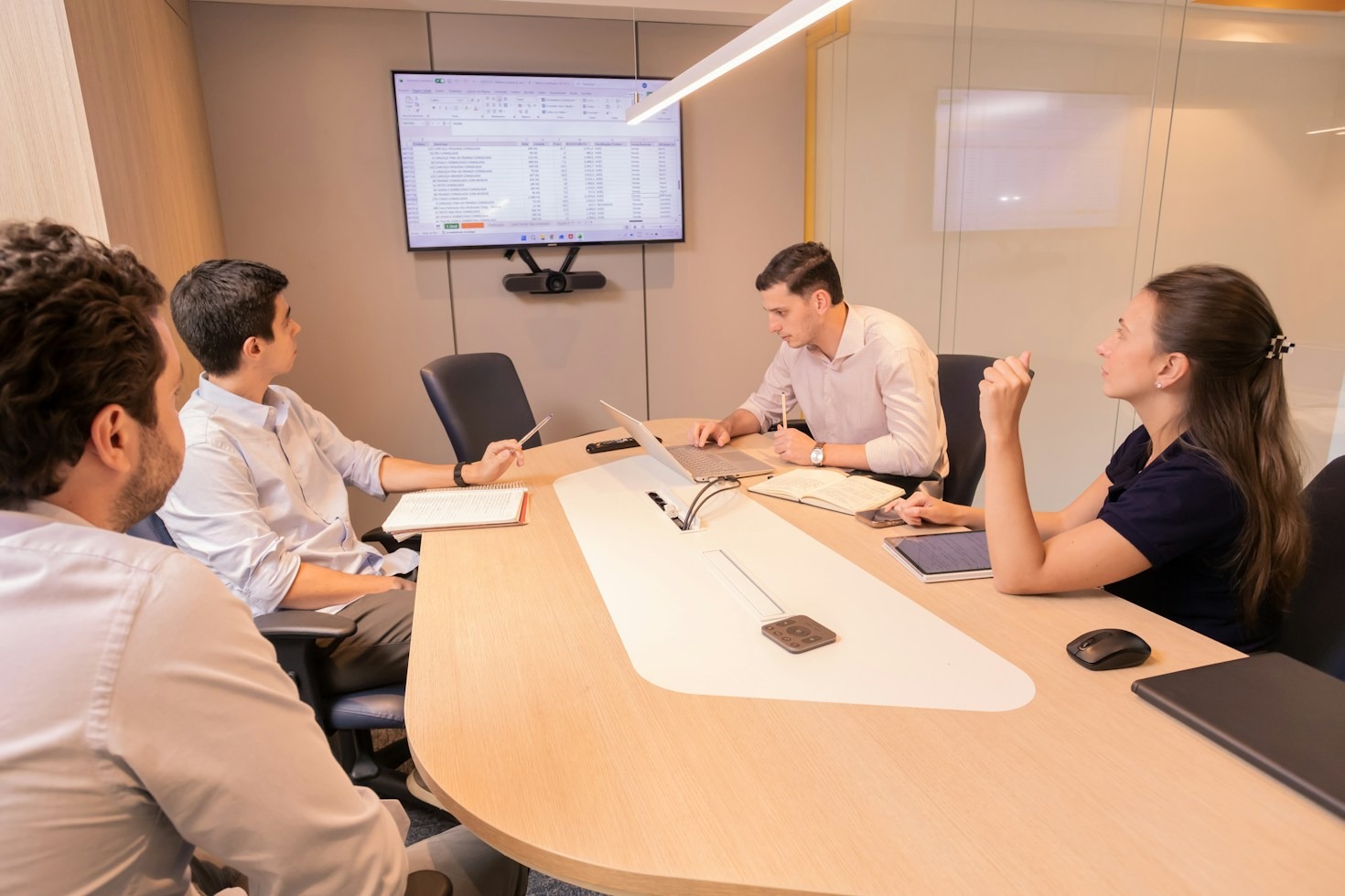 How Modern Executive Teams Leverage Generative AI